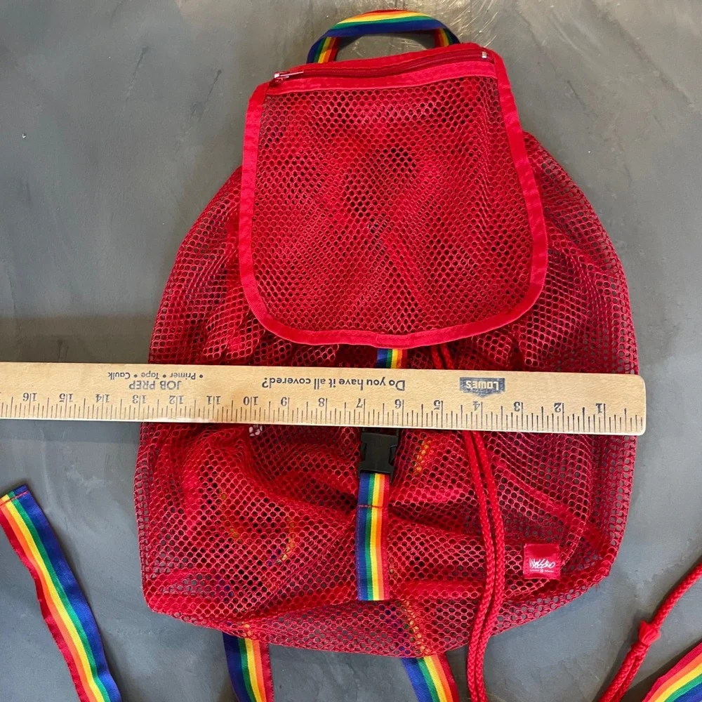 VTG Mossimo Red Mesh Backpack Rainbow Straps Drawstring Festival Concert Bag‎